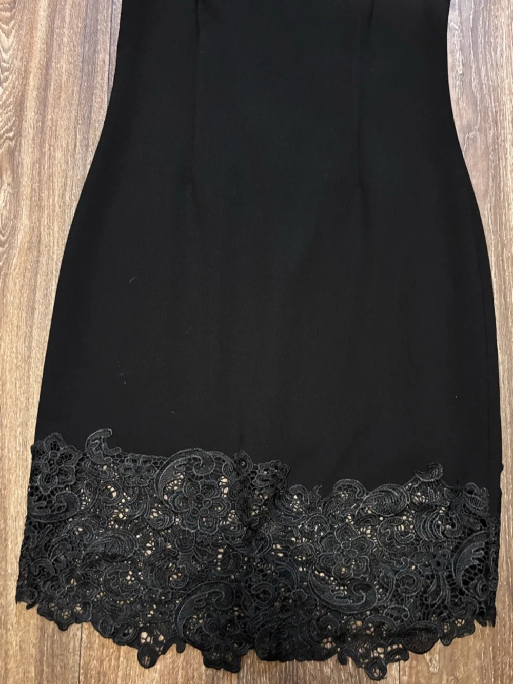 Trina Turk black sleeveless v-neck midi dress - Picture 6 of 13